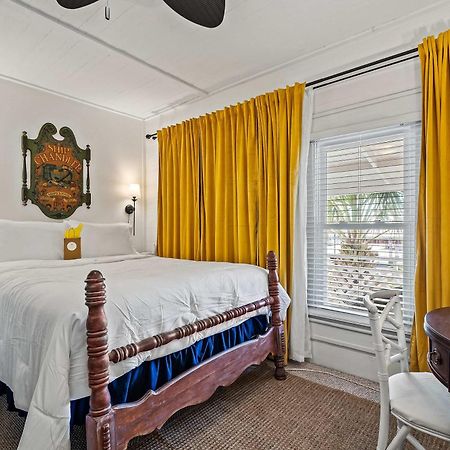 Old Carrabelle Hotel Regatta Suite Εξωτερικό φωτογραφία